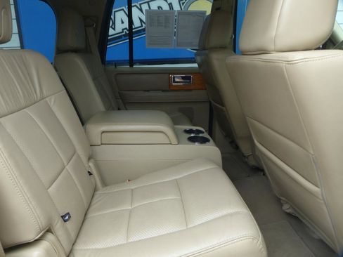 Used 2008 Lincoln Navigator 2WD image 15