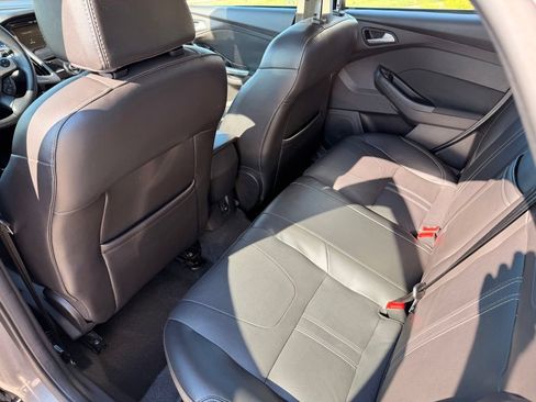 Used 2012 Ford Focus Titanium FWD image 29