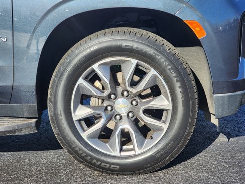 Used 2021 Chevrolet Suburban LS image 6