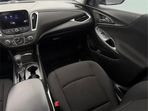 Used 2021 Chevrolet Malibu LS image 12