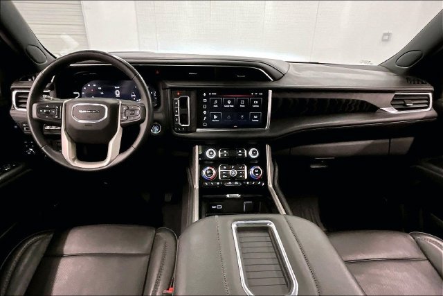 Used 2023 GMC Yukon Denali w/ Max Trailering Package AWD/4WD image 18