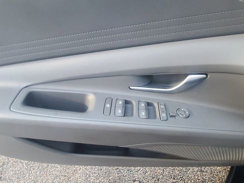 Used 2023 Hyundai Elantra SEL image 13