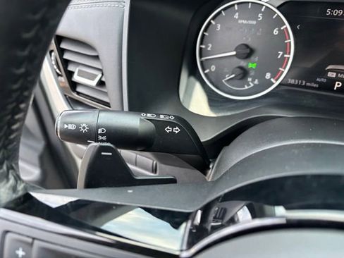 Used 2021 Nissan Rogue SV image 14