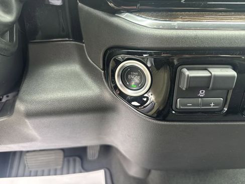 Certified 2025 GMC Sierra 1500 Elevation AWD/4WD image 17