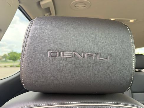 Used 2023 GMC Acadia Denali AWD/4WD image 36