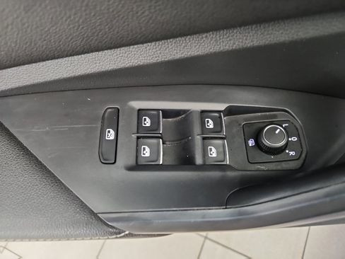 Used 2024 Volkswagen Jetta SE FWD image 9