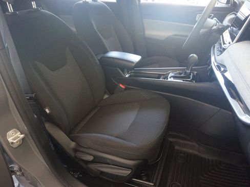 Used 2023 Jeep Compass Sport image 21