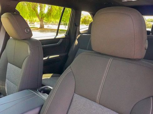 New 2025 GMC Acadia Elevation image 22