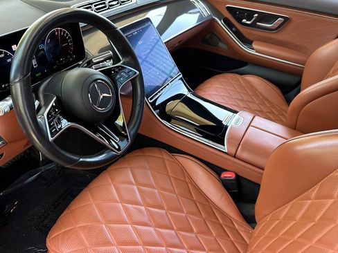 Used 2023 Mercedes-Benz S 580e 4MATIC Sedan image 4