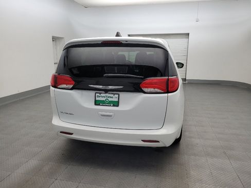 Used 2023 Chrysler Voyager LX FWD image 7