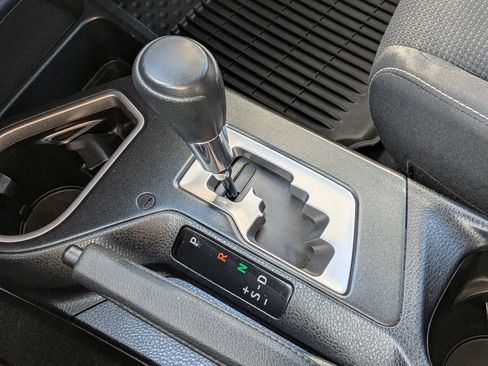 Used 2017 Toyota RAV4 XLE image 17