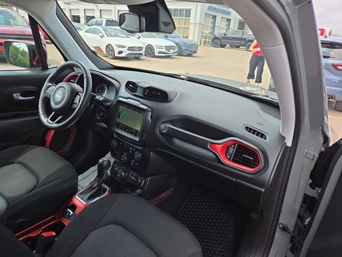 Used 2022 Jeep Renegade Trailhawk AWD/4WD image 32