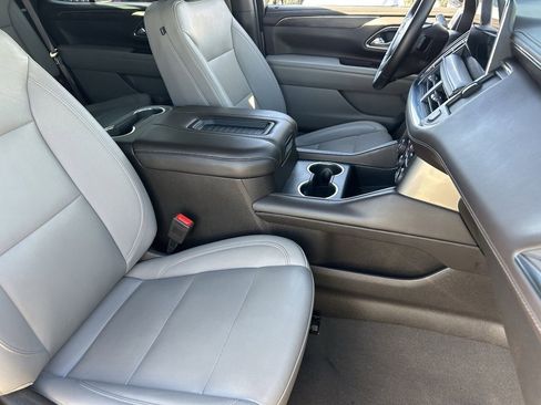 Used 2024 Chevrolet Tahoe LT RWD image 11
