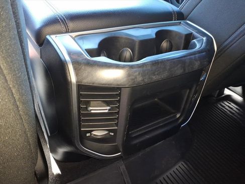 Used 2022 RAM 1500 Big Horn AWD/4WD image 16