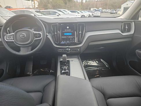 Certified 2025 Volvo XC60 B5 Plus AWD/4WD image 22