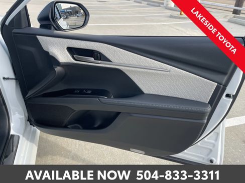 Used 2025 Toyota Camry XLE image 18