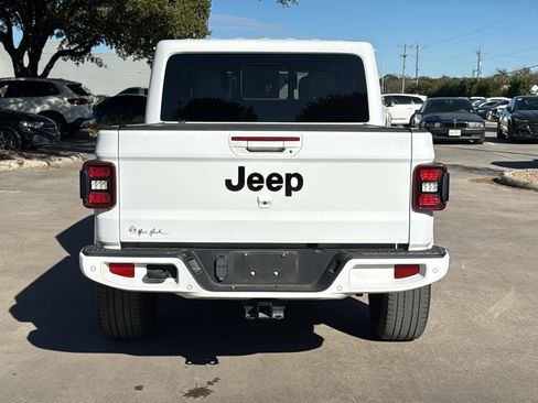 Used 2021 Jeep Gladiator Overland image 6
