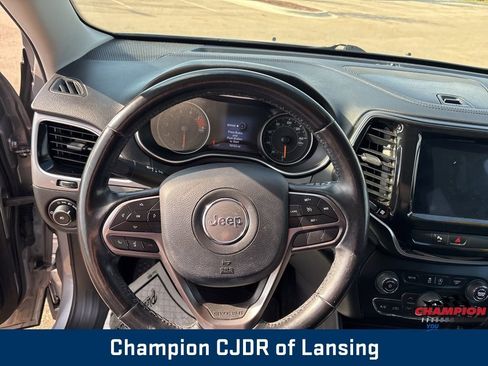 Used 2020 Jeep Cherokee Limited image 24