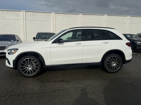 Used 2022 Mercedes-Benz GLC 300 4MATIC image 2