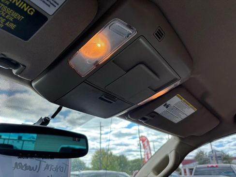 Used 2015 Toyota Tundra SR5 w/ SR5 Upgrade Package image 19