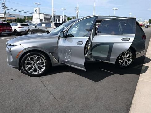 Used 2024 BMW X7 xDrive40i AWD/4WD image 40