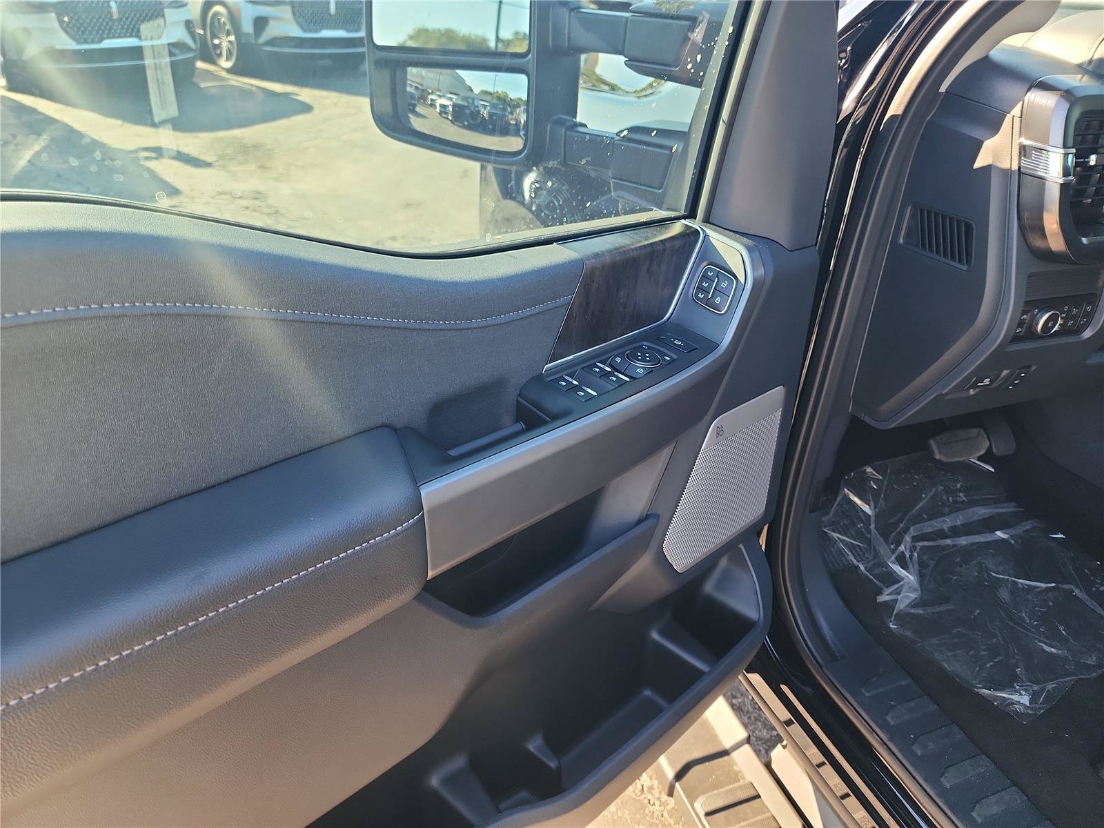 New 2026 Ford F250 Lariat w/ Black Appearance Package AWD/4WD image 16