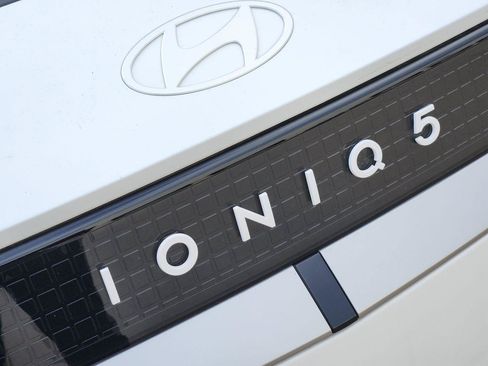 New 2026 Hyundai Ioniq 5 SEL RWD image 8