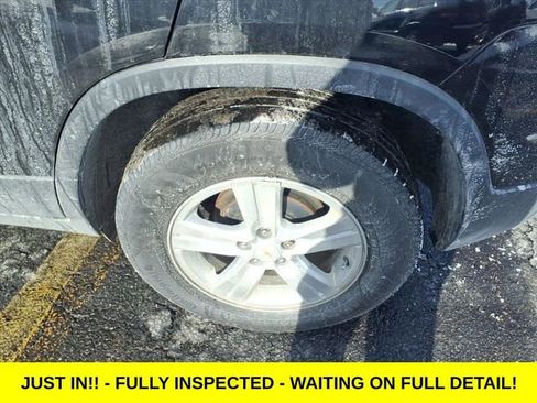 Used 2020 Chevrolet Trax LT w/ LT Convenience Package image 9