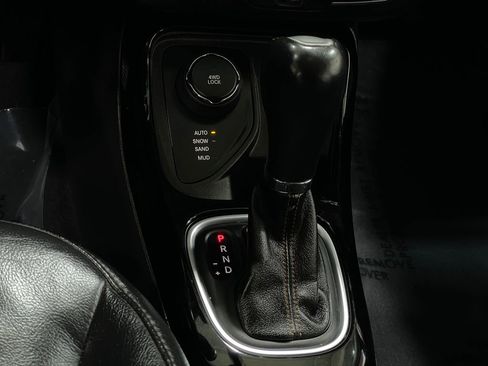 Used 2018 Jeep Compass Limited image 27