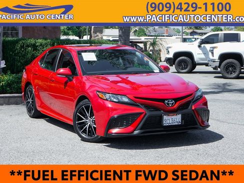 Used 2022 Toyota Camry SE w/ Convenience Package FWD image 1