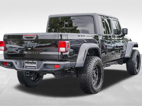 Used 2023 Jeep Gladiator Sport image 7