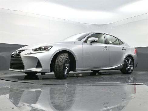 Used 2017 Lexus IS 200t w/ Premium Package image 24