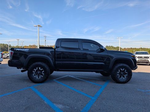 Used 2023 Toyota Tacoma TRD Off-Road image 6