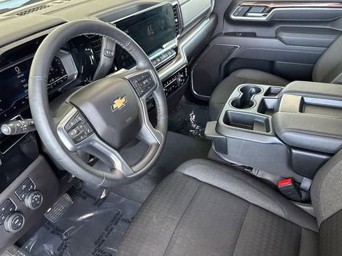 Used 2025 Chevrolet Silverado 2500 LT w/ Convenience Package AWD/4WD image 10