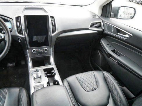 Used 2024 Ford Edge Titanium AWD/4WD image 12
