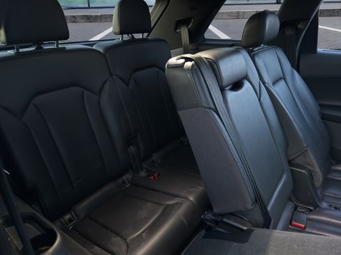 Used 2019 Audi Q7 3.0T Prestige image 19