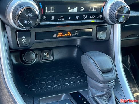 Certified 2025 Toyota RAV4 XLE AWD/4WD image 30