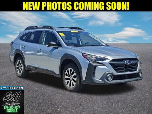Used 2023 Subaru Outback Premium AWD/4WD image 1