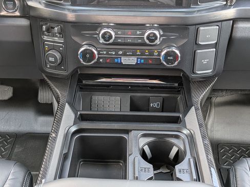 New 2026 Ford F250 Lariat w/ Black Appearance Package image 20