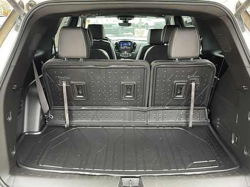 Used 2023 Chevrolet Traverse Premier FWD image 15