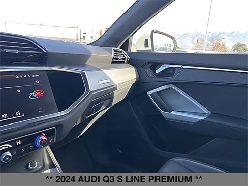 Used 2024 Audi Q3 2.0T Premium image 36