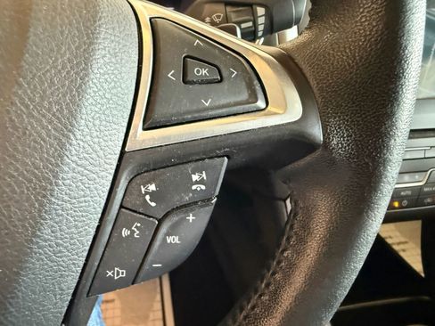 Used 2017 Ford Fusion SE w/ Fusion SE Technology Package FWD image 20