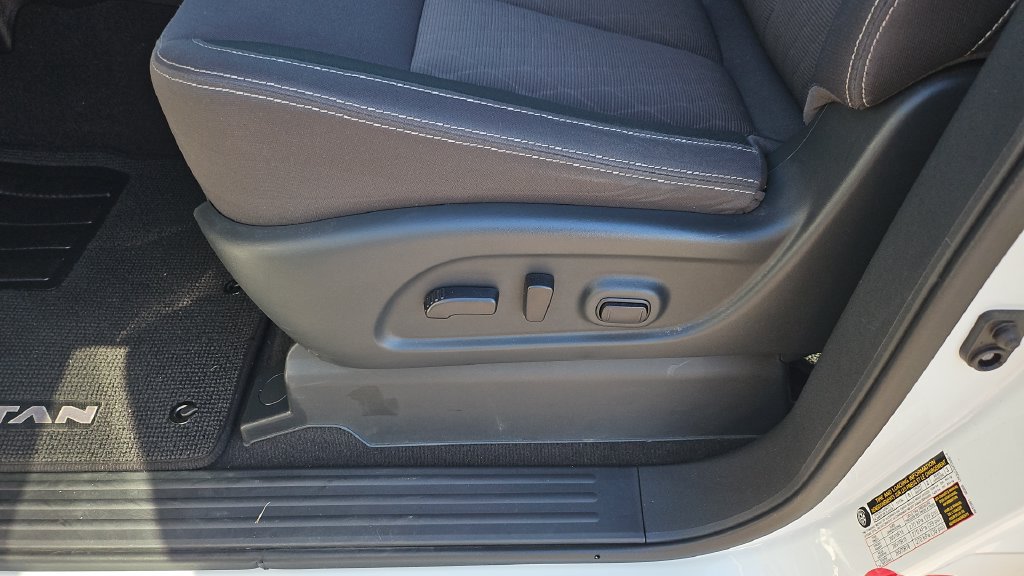 Certified 2024 Nissan Titan SV w/ SV Convenience Package RWD image 6