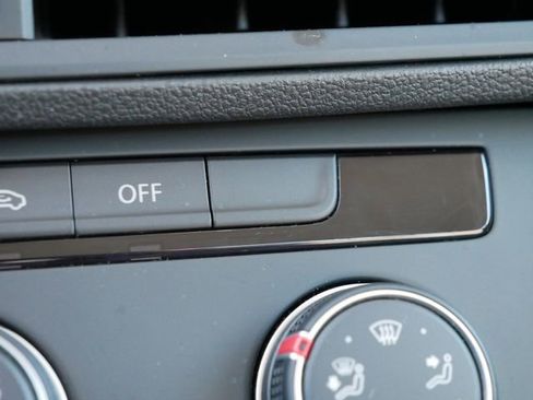 Certified 2023 Volkswagen Jetta S image 33