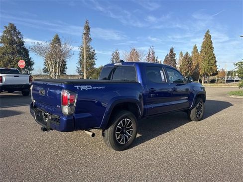 Used 2023 Toyota Tacoma TRD Sport image 4