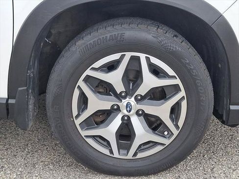 Used 2023 Subaru Forester Premium AWD/4WD image 9