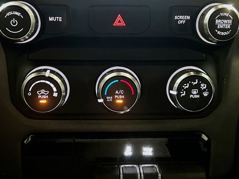 Used 2021 RAM 1500 Big Horn RWD image 11