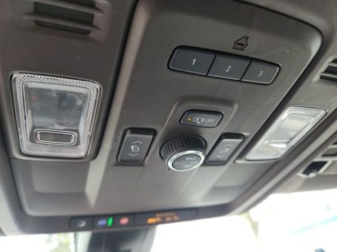 Used 2021 GMC Yukon SLT w/ SLT Luxury Package AWD/4WD image 22
