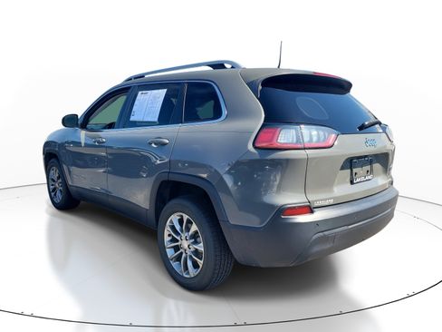 Used 2021 Jeep Cherokee Latitude Plus w/ Mopar Interior Package FWD image 6
