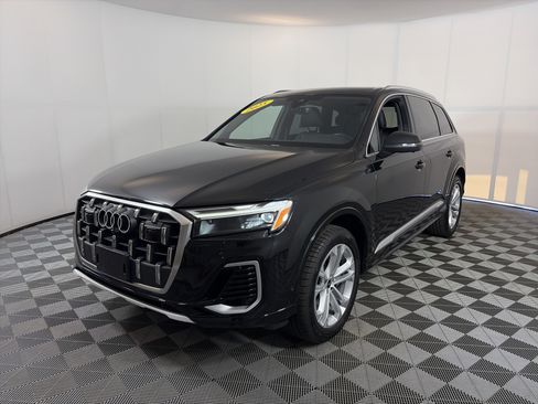 Certified 2025 Audi Q7 3.0T Premium Plus AWD/4WD image 2